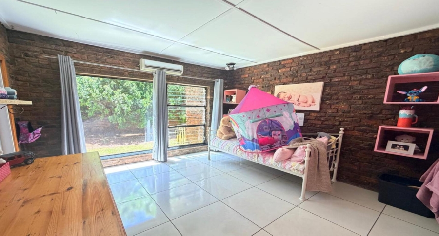 5 Bedroom Property for Sale in Royldene Northern Cape